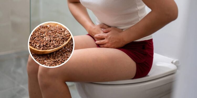 A linhaça é conhecida por favorecer o bom funcionamento intestinal - Créditos: depositphotos.com / GreenArt_Photography / Créditos: depositphotos.com / BongkarnGraphic