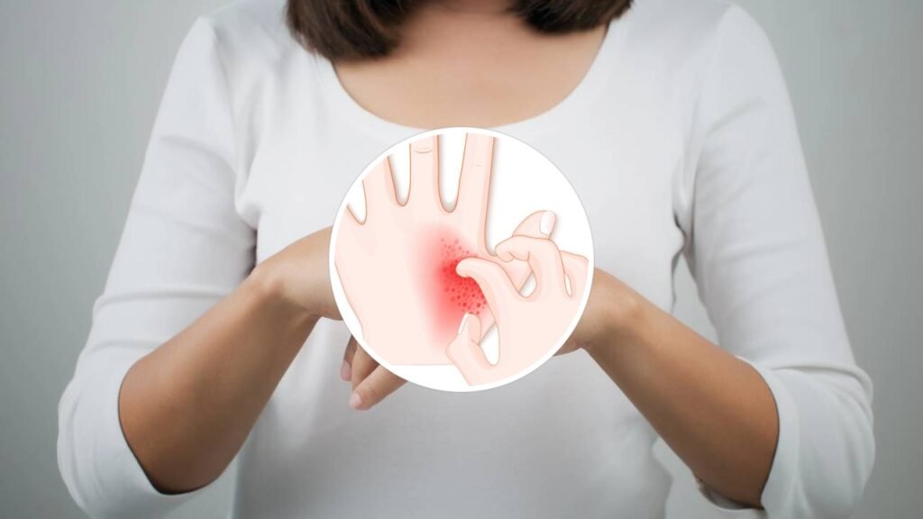 O que significa sentir coceira apenas na mão esquerda