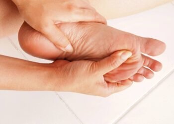 O detalhe perigoso do pé diabético que ninguém comenta