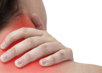 Como aliviar o pescoço travado por passar horas na frente de telas?