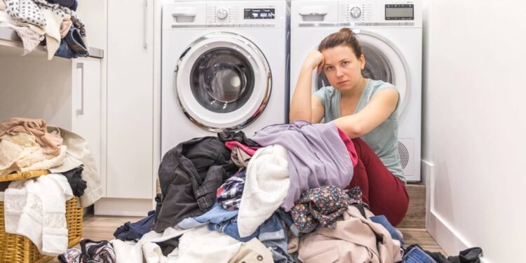 Espaços desorganizados costumam ser associados a aumento do estresse visual e mental - Créditos: depositphotos.com / mariakray