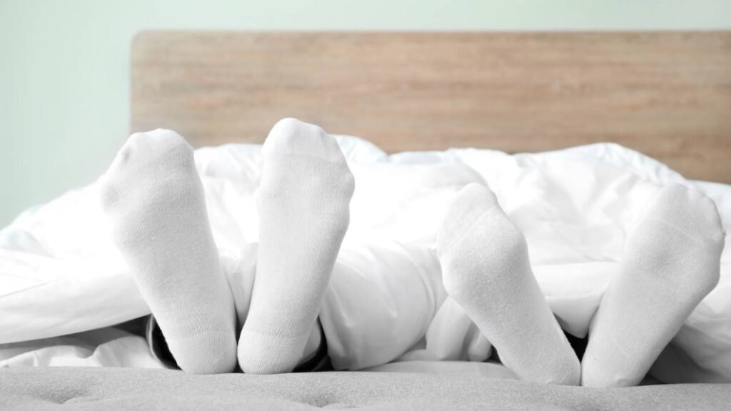 O que significa dormir de meias todos os dias