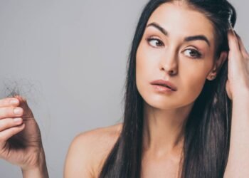 Os suplementos para queda de cabelo que realmente fazem diferença e fortalecem os fios de verdade
