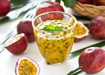 Este suco para dormir melhor vai trasnformar suas noites de sono