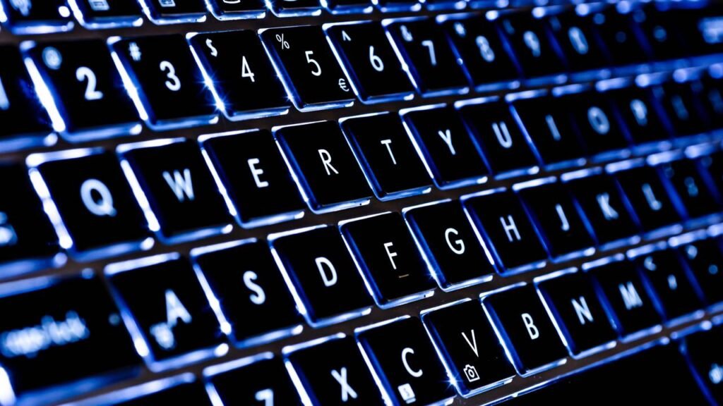 Poucos sabem por que os teclados não estão em ordem alfabética