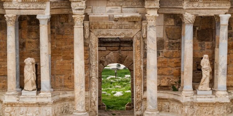 O que significa “Deus ex machina”, o termo que vem do teatro e ainda é usado no cinema