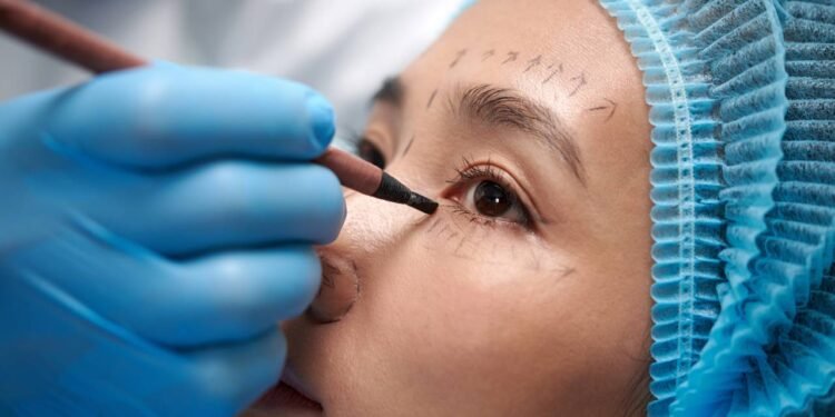 Blefaroplastia - Créditos: depositphotos.com / DragonImages