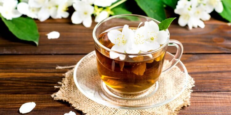Chá de Jasmim - Créditos: depositphotos.com / innaso4inska