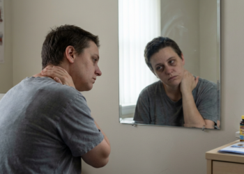 8 sinais ocultos de deficiência de vitamina D que você pode ver no espelho