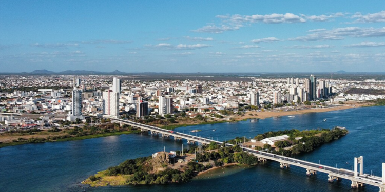 A “Califórnia do Sertão” é referência na produção de vinhos e frutas exportadas até mesmo para os EUA e Europa