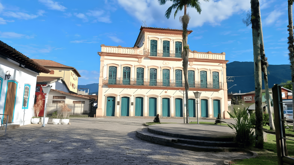 Uma cidade no litoral de São Paulo abriga sozinha mais de 100 praias paradisíacas e quase ninguém comenta