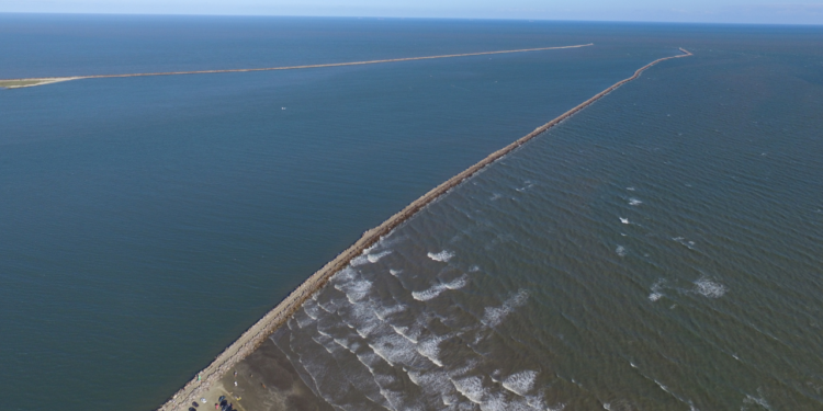 Com 254 km de areia, a maior praia do mundo impressiona no Rio Grande do Sul em uma cidade com quase 300 anos de história