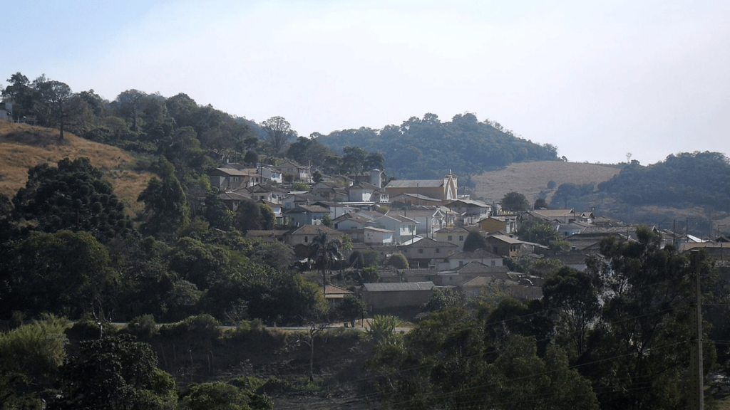 A cidade de São Paulo conhecida como Terra do Vinho que atrai casais e famílias em busca de diversão ao ar livre