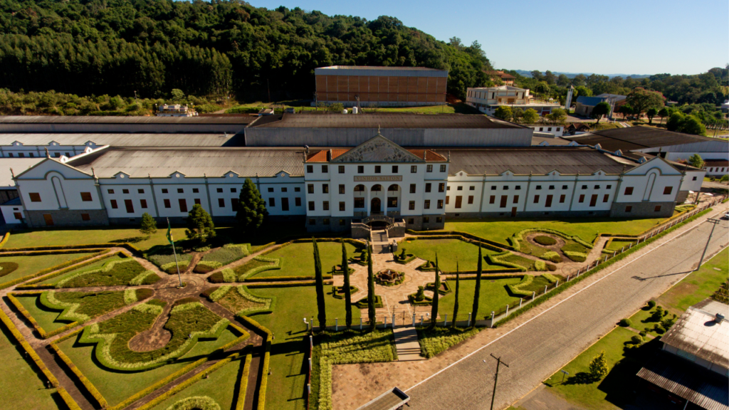 Os 4 lugares perto de Porto Alegre que brasileiros sonham visitar sendo perfeitos para relaxar no fim de semana