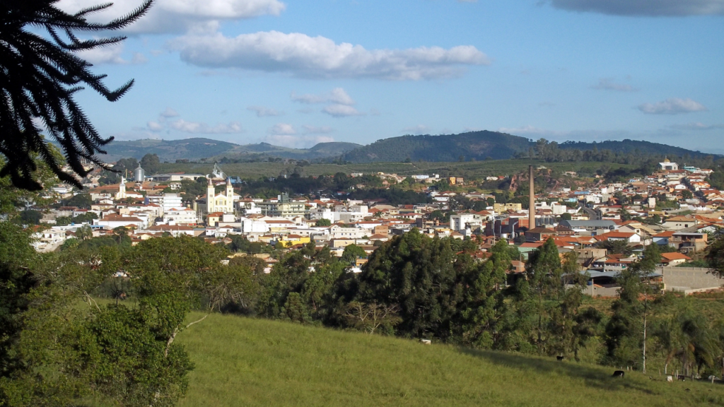 A cidade do RJ que reúne história rica, cultura diversa e uma economia em crescimento