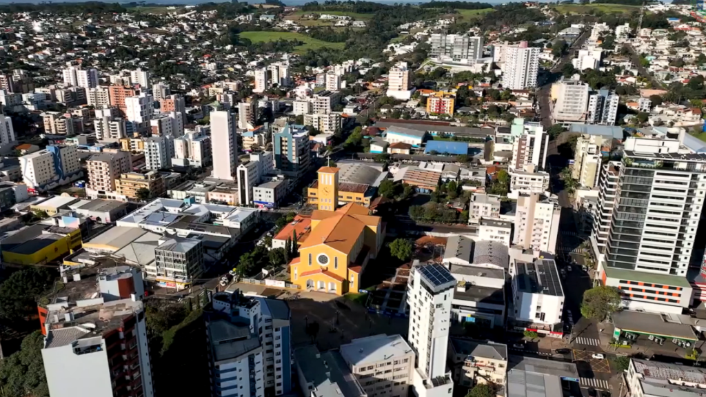 Uma das cidades mais inteligentes do Paraná está se destacando pelo seu polo universitário forte