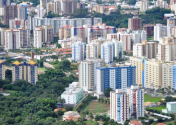 Cidade dos parques aquáticos encanta visitantes com águas termais e diversão para toda a família