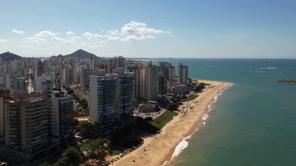 Os 3 destinos mais incríveis para um bate e volta perto de Vitória e aproveitar as férias