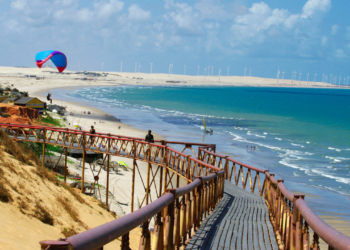 O litoral no Ceará pouco conhecido que está chamando a atenção de turistas pelas praias exuberantes e sua história