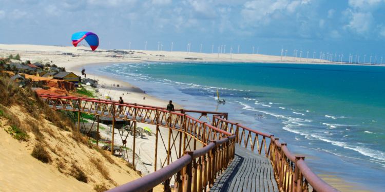 O litoral no Ceará pouco conhecido que está chamando a atenção de turistas pelas praias exuberantes e sua história