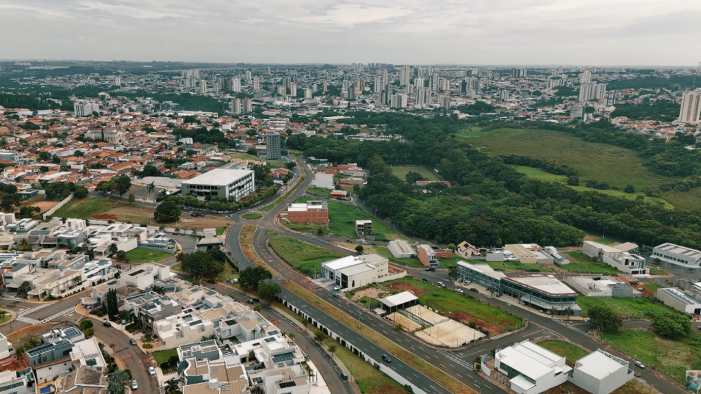 A cidade paulista fundada em 1875 por americanos após a guerra que está crescendo e se tornando ideal para viver
