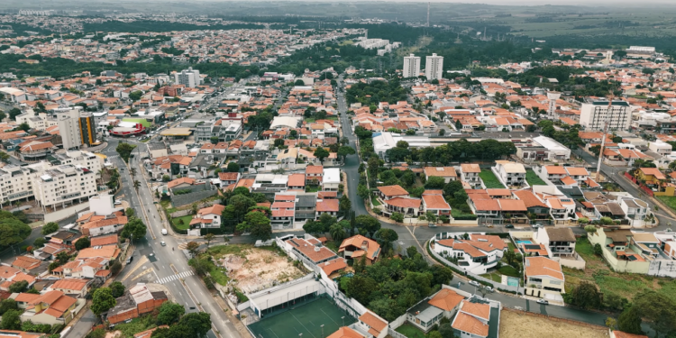 A cidade paulista fundada em 1875 por americanos após a guerra que está crescendo e se tornando ideal para viver