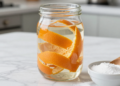 Misturar cascas de laranja e bicarbonato por que recomendam