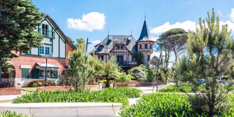 A capital a apenas 6 horas de Brasília que se destaca como uma das melhores da América Latina para viver