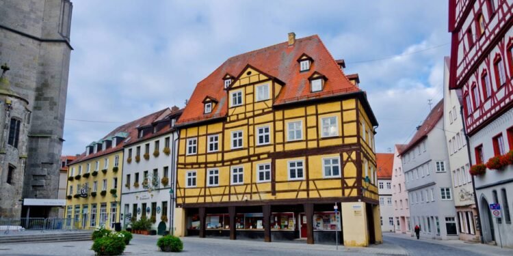 A pequena cidade chamada de "Nova Dubai" que foi construída com 72 mil toneladas de diamantes