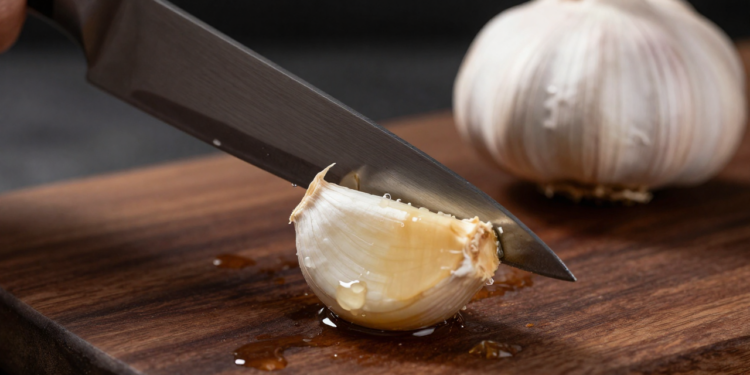 O alimento natural que ganhou fama por agir como antibiótico do dia a dia