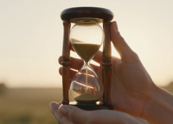 O que significa 'Mors certa, hora incerta', a frase que fala sobre a certeza da morte e a incerteza da hora