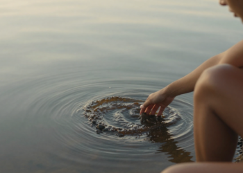 O que significa sonhar com água suja