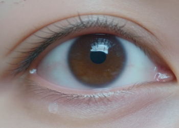 Por que os olhos lacrimejam com vento?