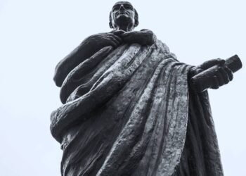 A frase de Sêneca que ensina a dominar a si mesmo e alcançar serenidade interior