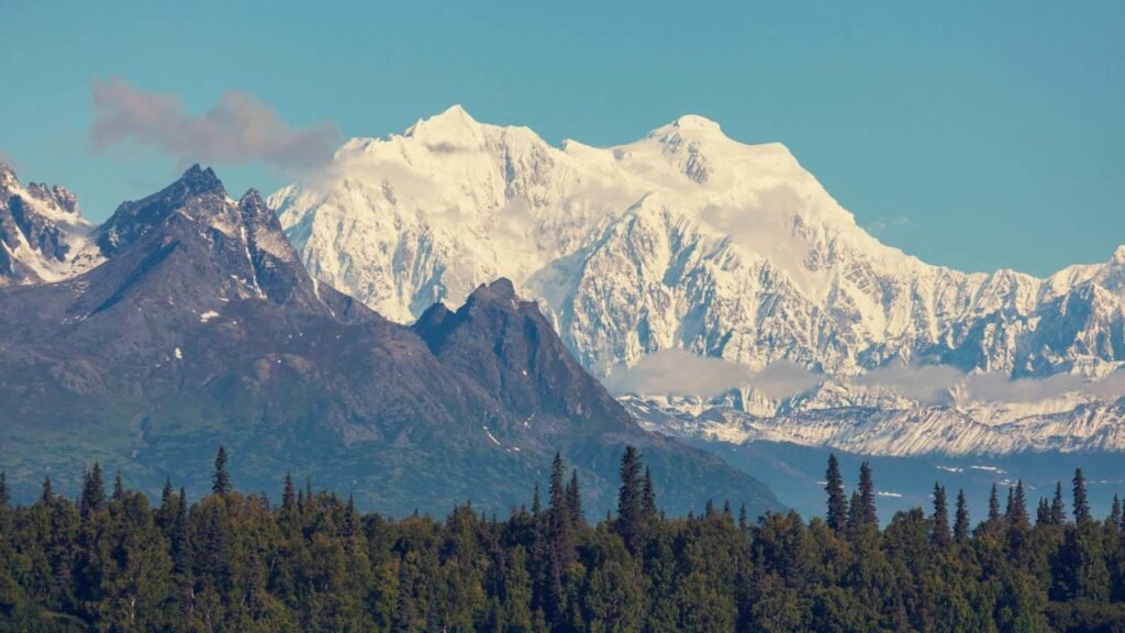 Essa cidade ficou mais de dois meses sem luz solar e surpreende o mundo com nova fase