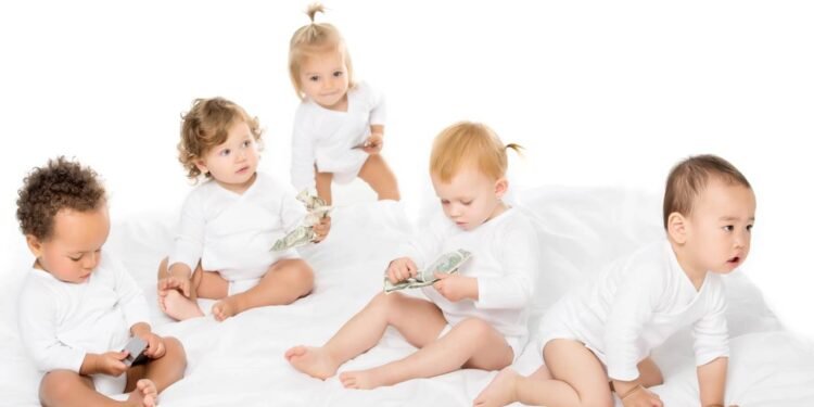 Nomes clássicos de bebê que atravessam gerações e continuam encantando