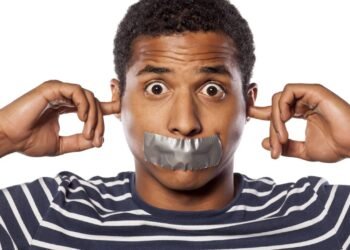 O que significa quando alguém sempre fica em silêncio para evitar conflitos, segundo a psicologia