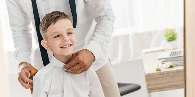 Esse detalhe na camisa tem um significado que poucos conhecem, veja para que serve a alça atrás das camisas