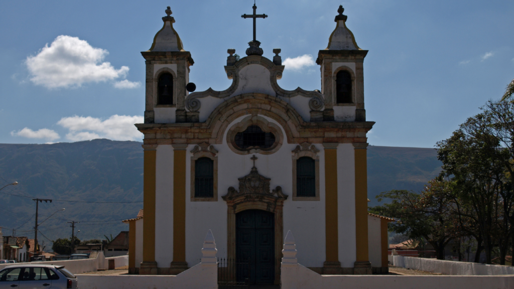 A cidade de Minas Gerais que é um patrimônio histórico preservado entre montanhas e encanta com sua beleza