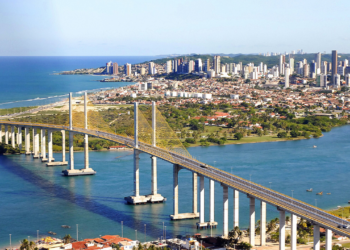 A cidade perfeita do Nordeste para curtir o sol com praias de dunas douradas e águas cristalinas sem gastar muito