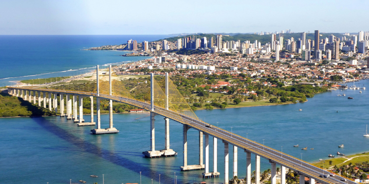 A cidade perfeita do Nordeste para curtir o sol com praias de dunas douradas e águas cristalinas sem gastar muito