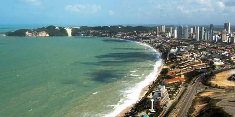 Com 300 dias de sol por ano, a "Cidade do Sol" nasceu no dia 25 de dezembro e isso virou seu nome