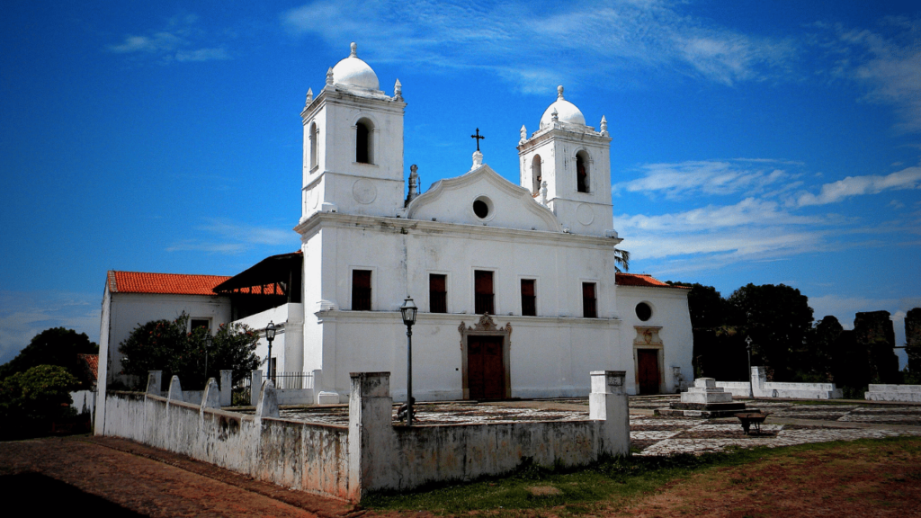 Fundada por franceses em 1612, a "Atenas brasileira" possui o maior acervo de azulejos da América Latina