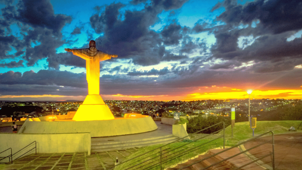A cidade do interior de Minas pouco comentada que surpreende com conforto e tranquilidade diária