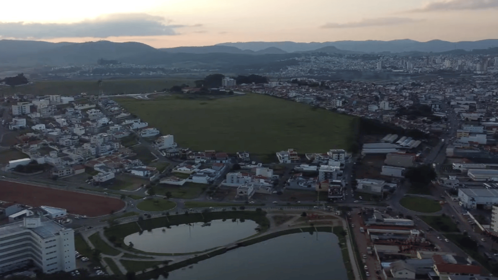 O polo industrial do sul mineiro que conseguiu crescer sem perder qualidade de vida sendo perfeito para quem busca prosperar