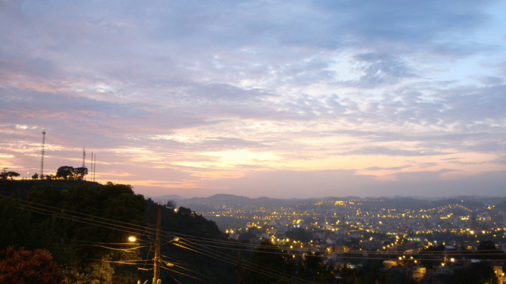 Uma das maiores cidades do Rio de Janeiro conquista visitantes com sua prosperidade e eficiência