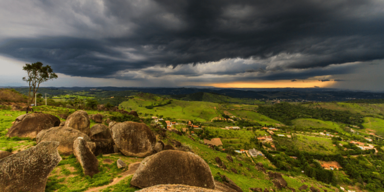 A cidade nas montanhas que combina desenvolvimento com ar puro que atrai paulistas de todos os lados em busca de sossego