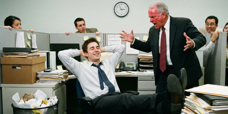 Por que procrastinamos mesmo sabendo das consequências? A ciência explica