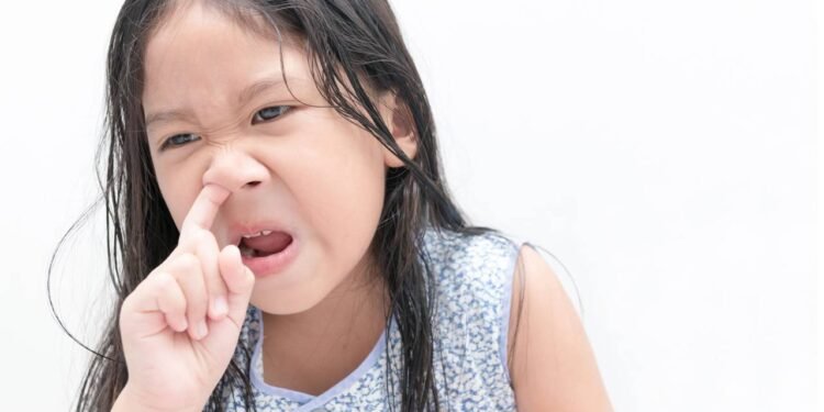 O que significa enfiar os dedos no nariz, segundo a psicologia