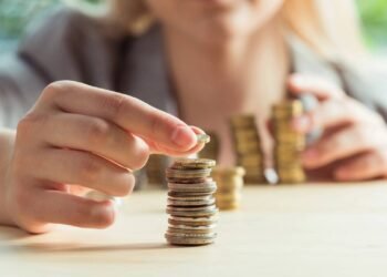 O truque mais engenhoso contra fraudes está nas moedas que usamos até hoje